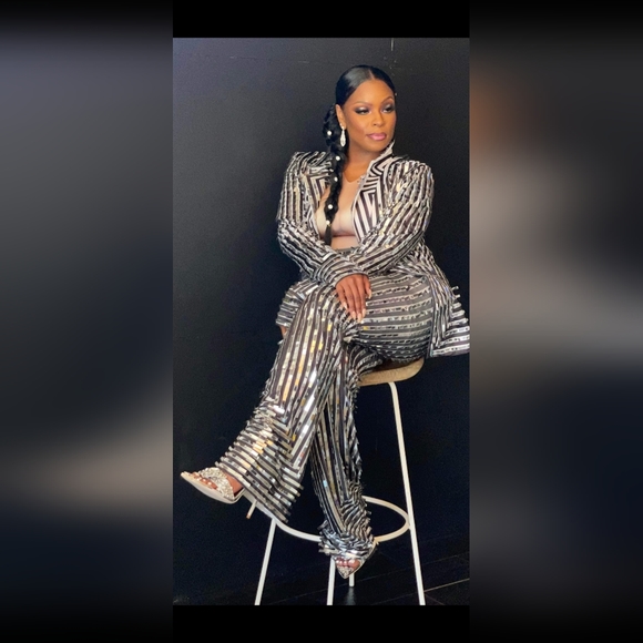 🔥🙌🏾 Two Piece Metallic Fringe Suit!!! - Picture 4 of 4